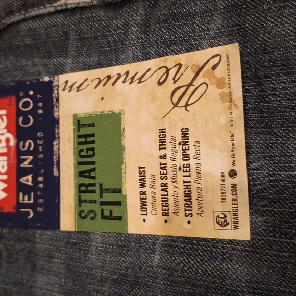 2 Pair Wrangler Jeans Straight Fit Premium 32 X 34 NWT Medium Wash Color - Picture 2 of 8